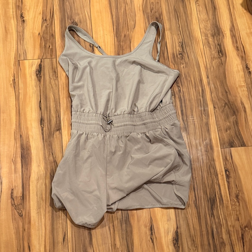 Abercrombie & Fitch Light Gray Top